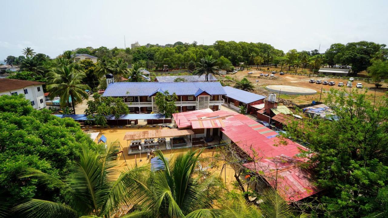 The Family Kingdom Resort Freetown Kültér fotó