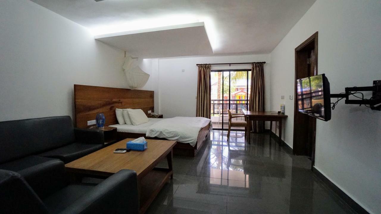 The Family Kingdom Resort Freetown Kültér fotó