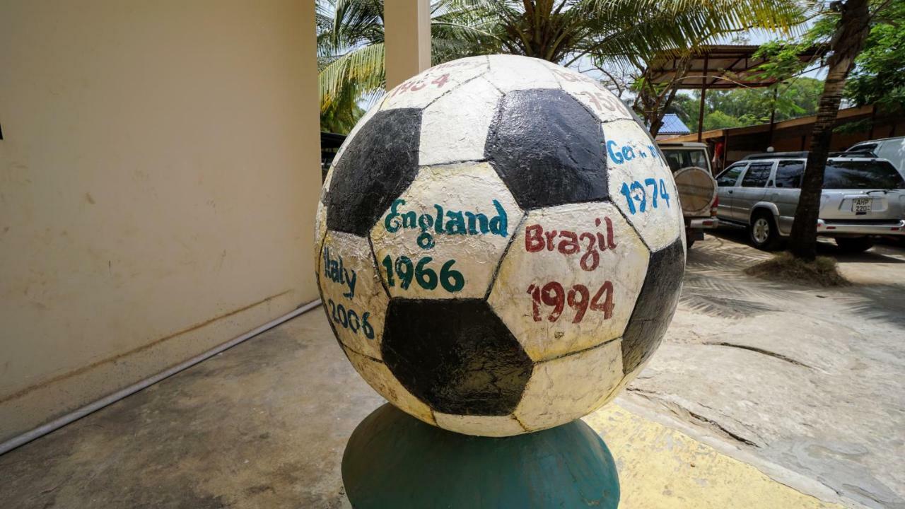 The Family Kingdom Resort Freetown Kültér fotó