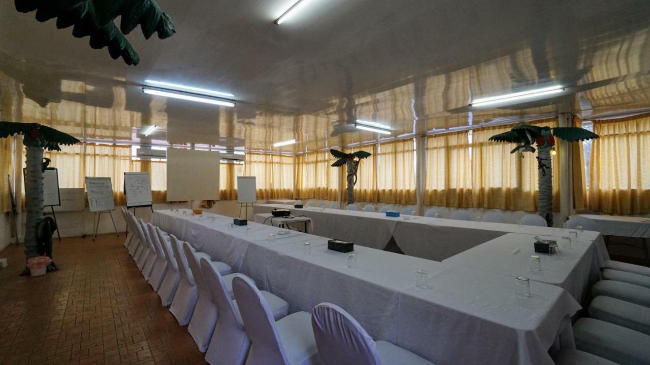 The Family Kingdom Resort Freetown Kültér fotó