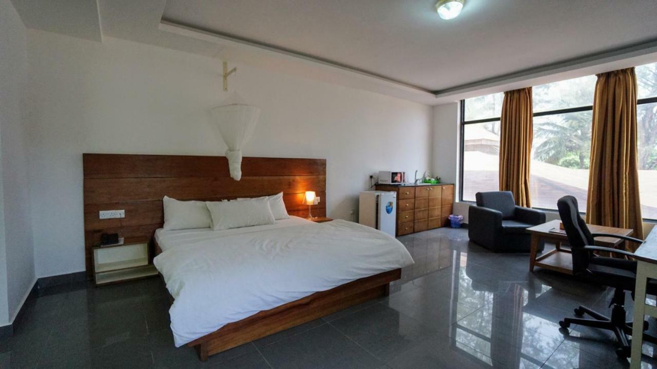 The Family Kingdom Resort Freetown Kültér fotó