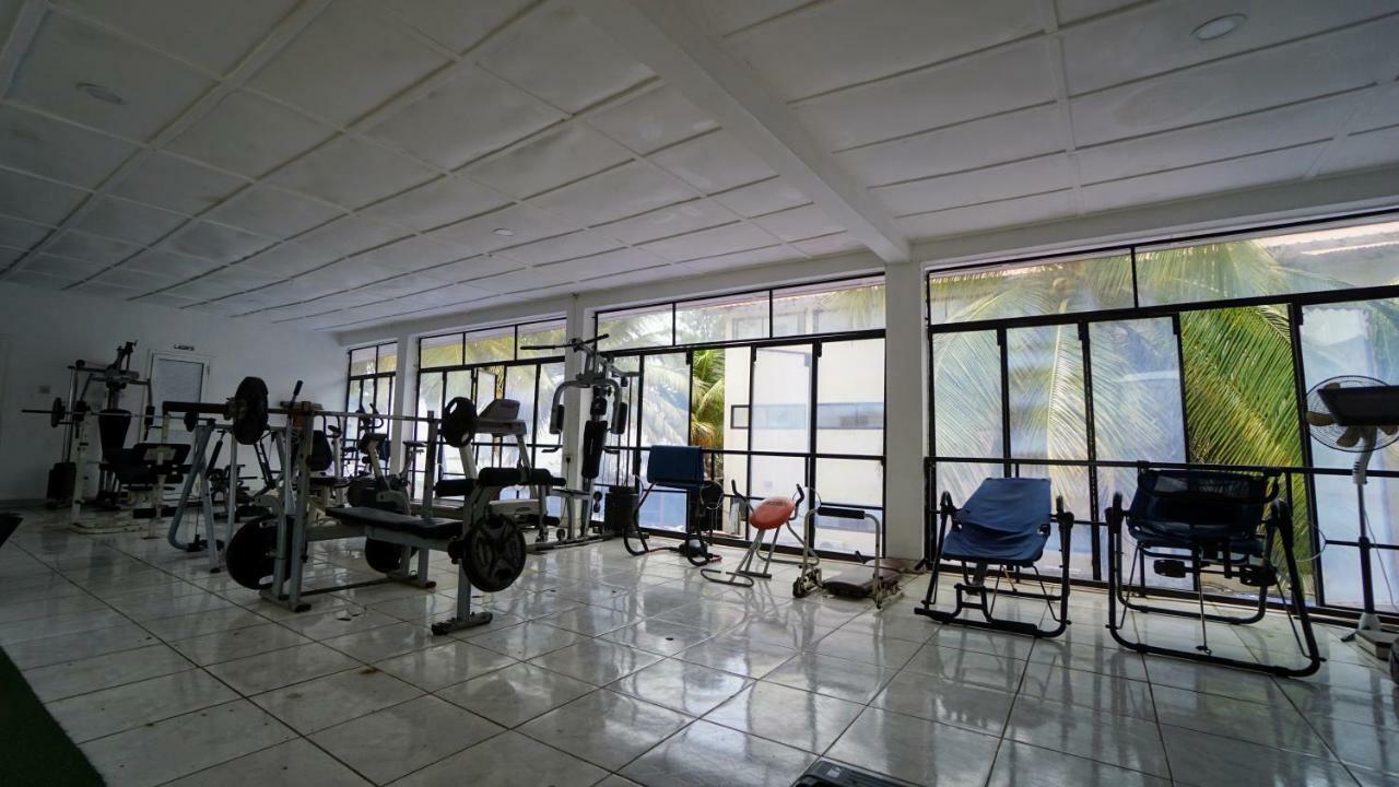 The Family Kingdom Resort Freetown Kültér fotó