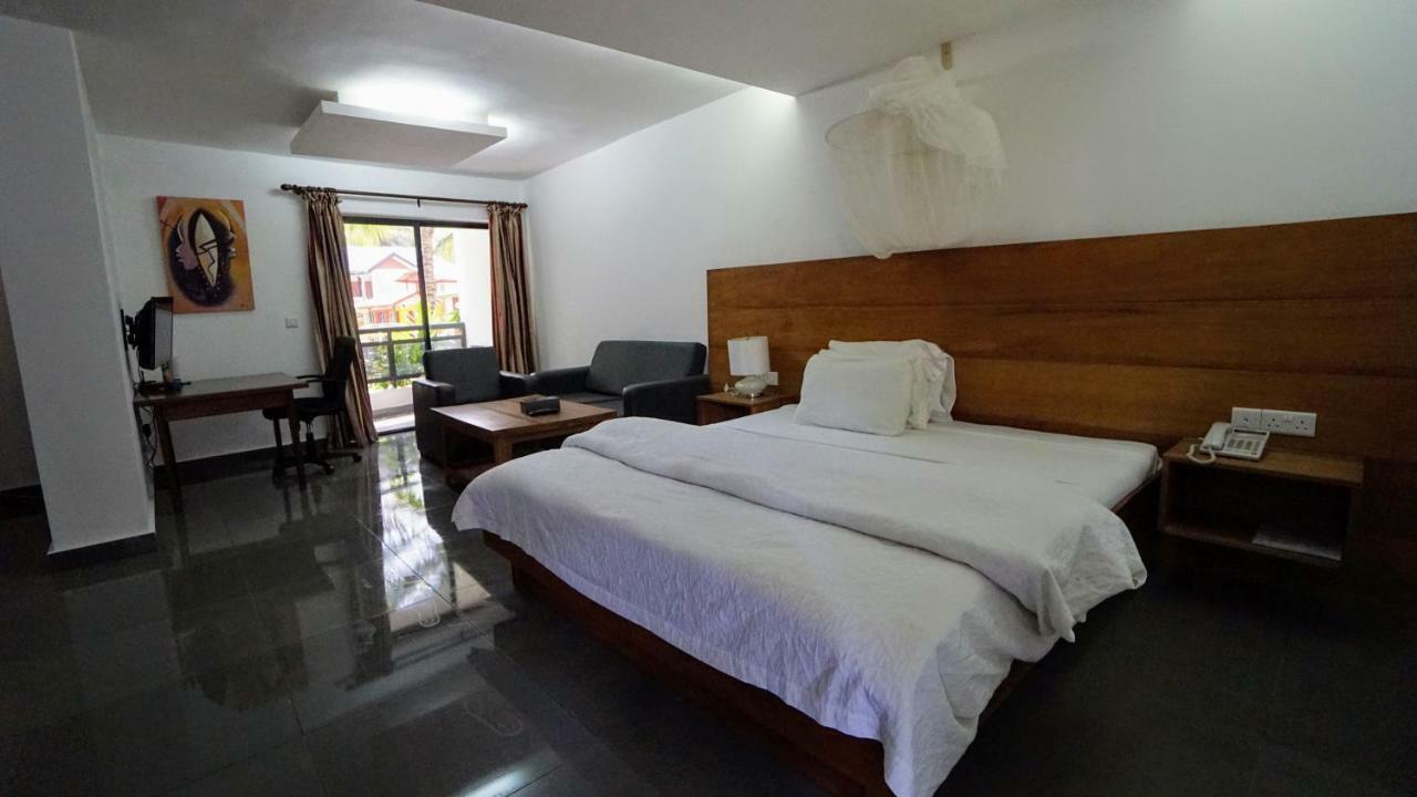 The Family Kingdom Resort Freetown Kültér fotó