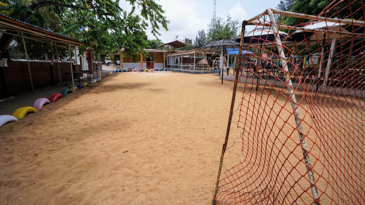 The Family Kingdom Resort Freetown Kültér fotó